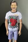 Mattel - Barbie - Fashion Pack - Ken Doll Clothes with Graphic T-Shirt, Purple Shorts and Eyeglasses - Tenue